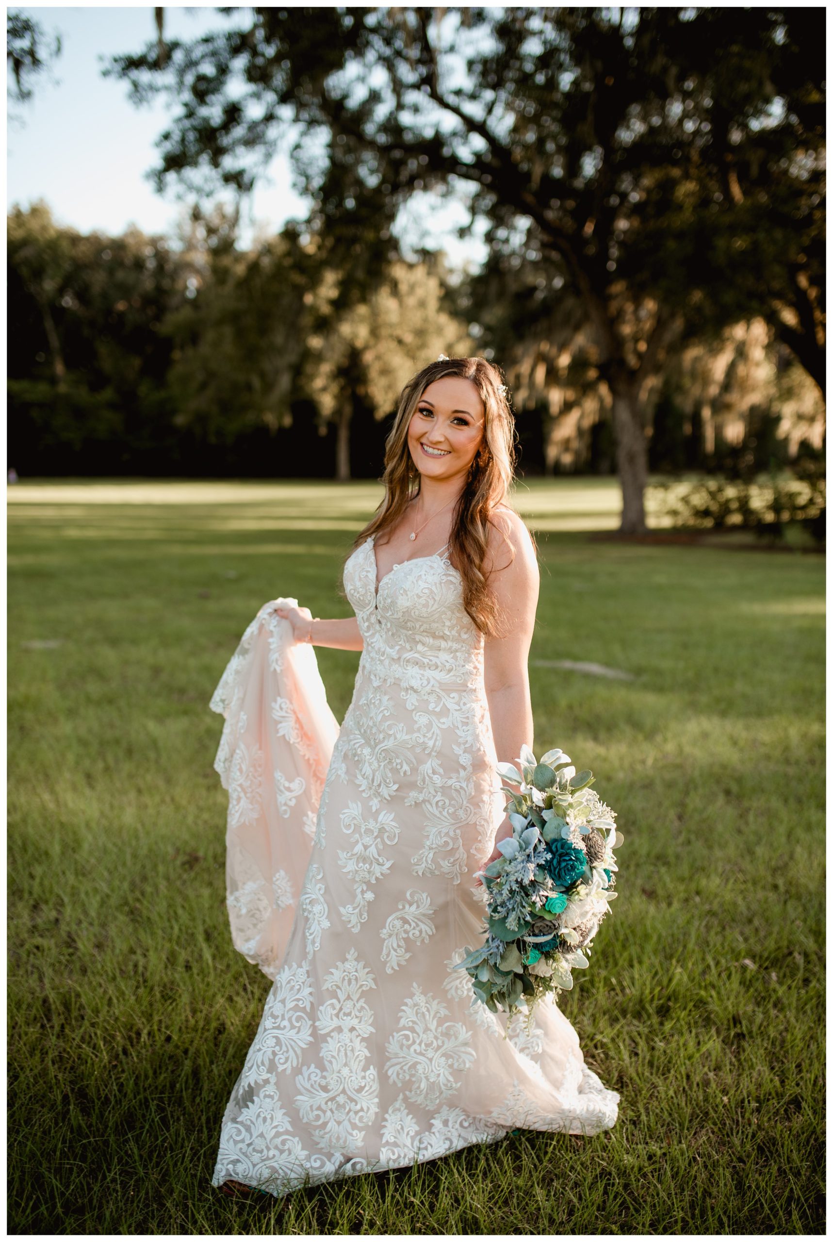 Natural photo of the bride on her wedding day in Florida.